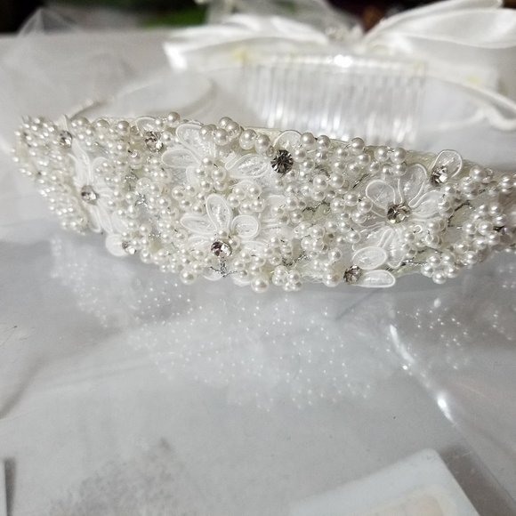 First Communion Flower Girl Veil attached to comb, flowers, pearls 22" long NIP - Picture 2 of 6